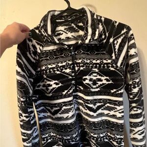 Black and White Patterned Women's Sweater